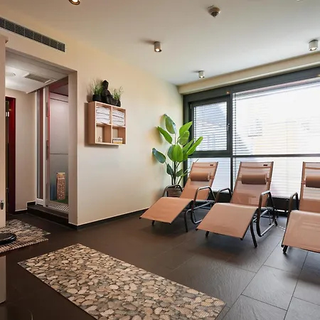 Novina Hotel Tillypark-3